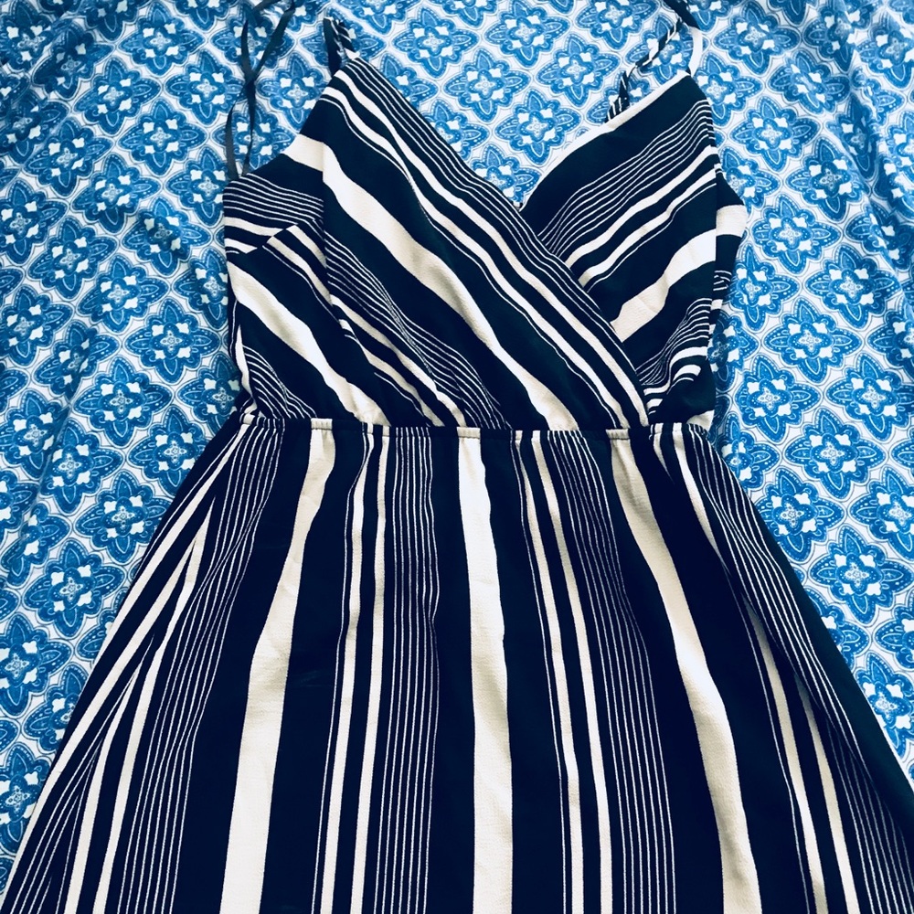 V neck striped dress